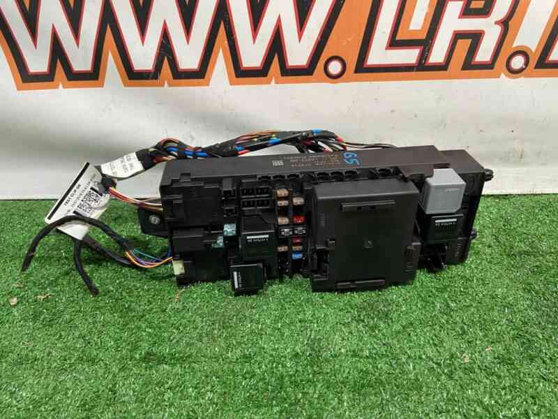 LR098969 Fuse Box Land Rover Discovery 5 L462 (2017-) Used cost 155 € in stock 4 pcs.