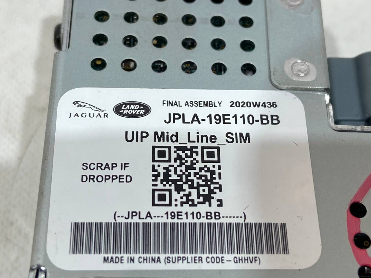 LR106219 USB SIM connector Range Rover Sport L494 (2014-2022) Used cost 150 € in stock 1 pcs.