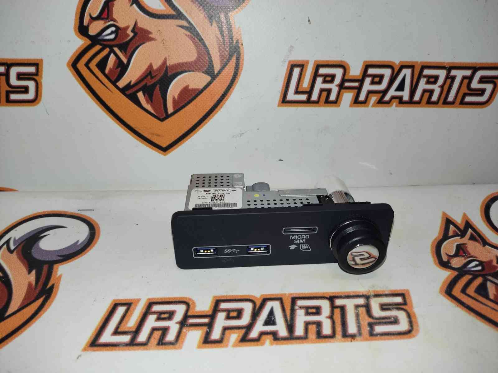 LR106219 USB SIM connector Range Rover Sport L494 (2014-2022) Used cost 150 € in stock 1 pcs.