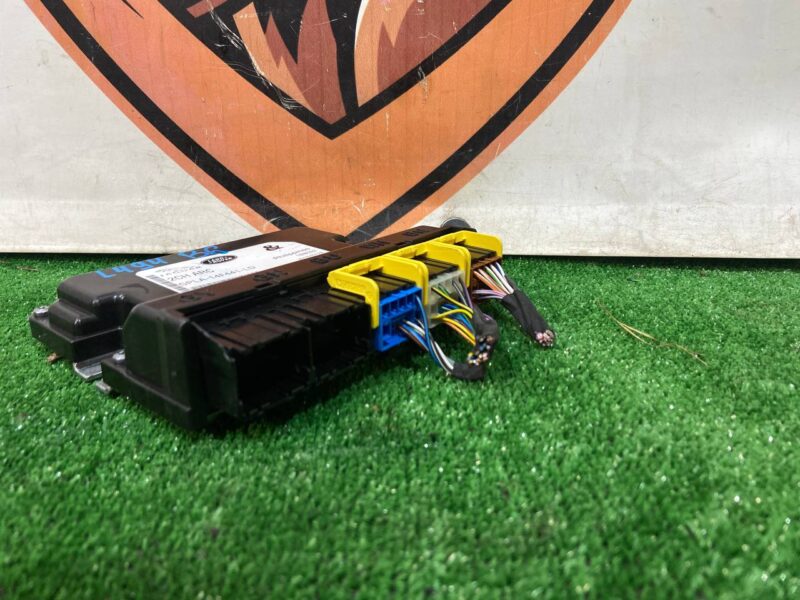 LR111476 Used active stabilizer control unit Range Rover L405 (2013-2021) cost 100 € in stock 2 pcs.