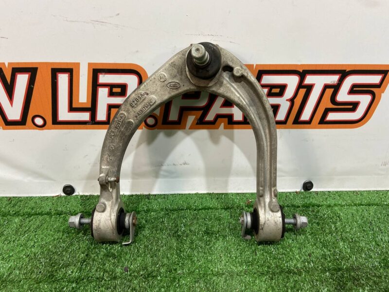 LR113268 Front left upper suspension arm Land Rover Discovery 5 L462 (2017-) USED cost 120 € in stock 1 pcs.