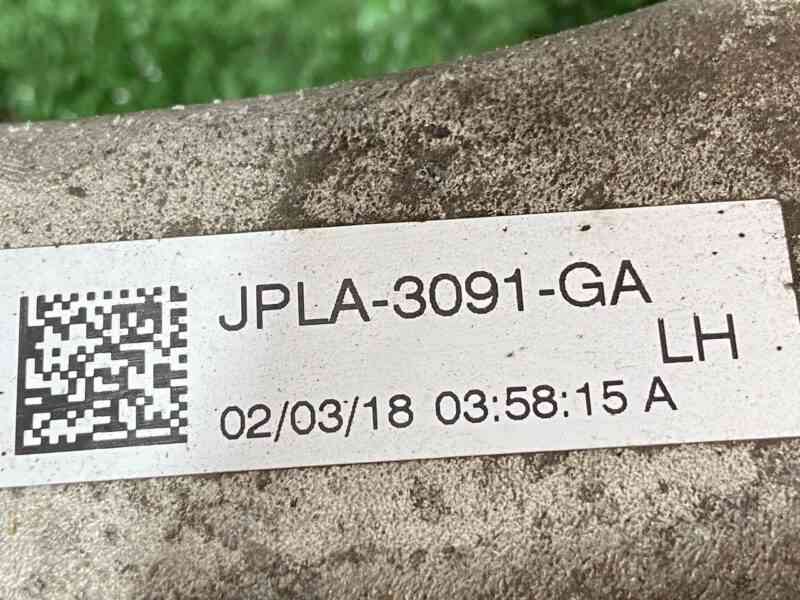 LR113268 Front left upper suspension arm Land Rover Discovery 5 L462 (2017-) USED cost 120 € in stock 1 pcs.