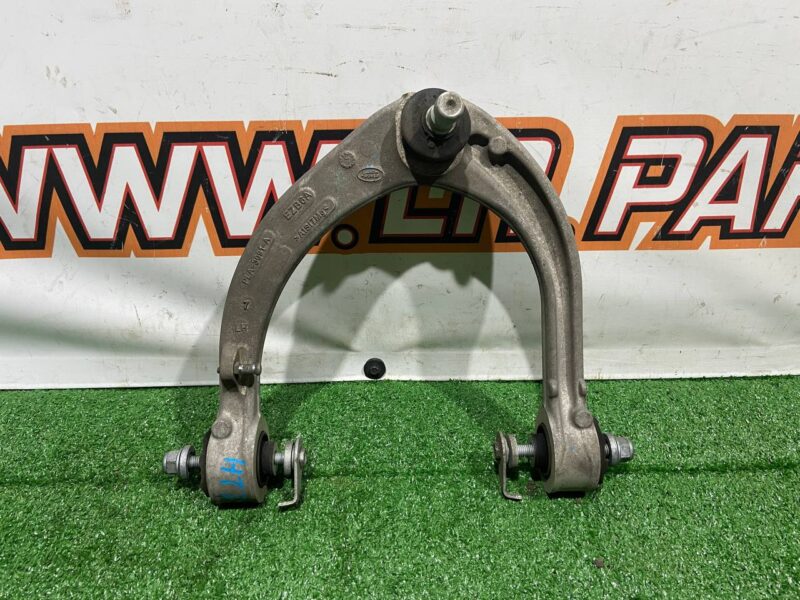 LR113268 Front left upper suspension arm Land Rover Discovery 5 L462 (2017-) USED cost 120 € in stock 1 pcs.