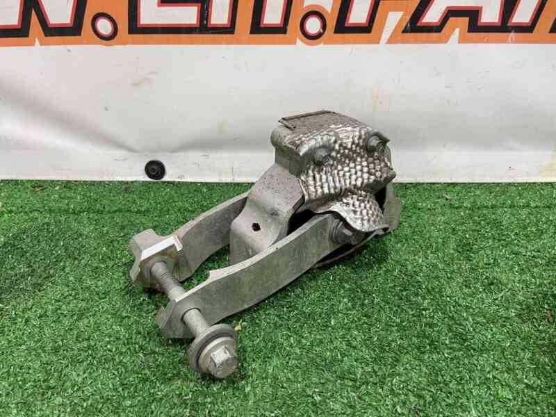 LR114070 Motor mount Land Rover Discovery Sport L550 (2015-) USED cost 60 € in stock 3 pcs.
