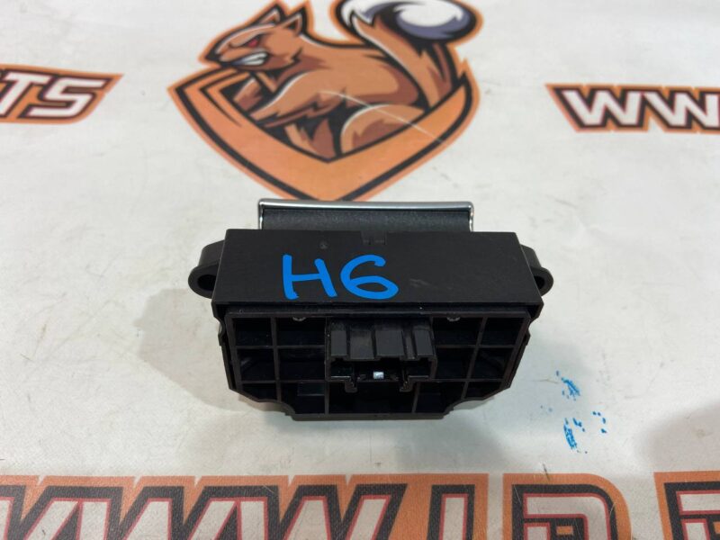 LR114829 Parking Brake Button Land Rover Discovery Sport L550 (2015-) Used cost 25 € in stock 3 pcs.