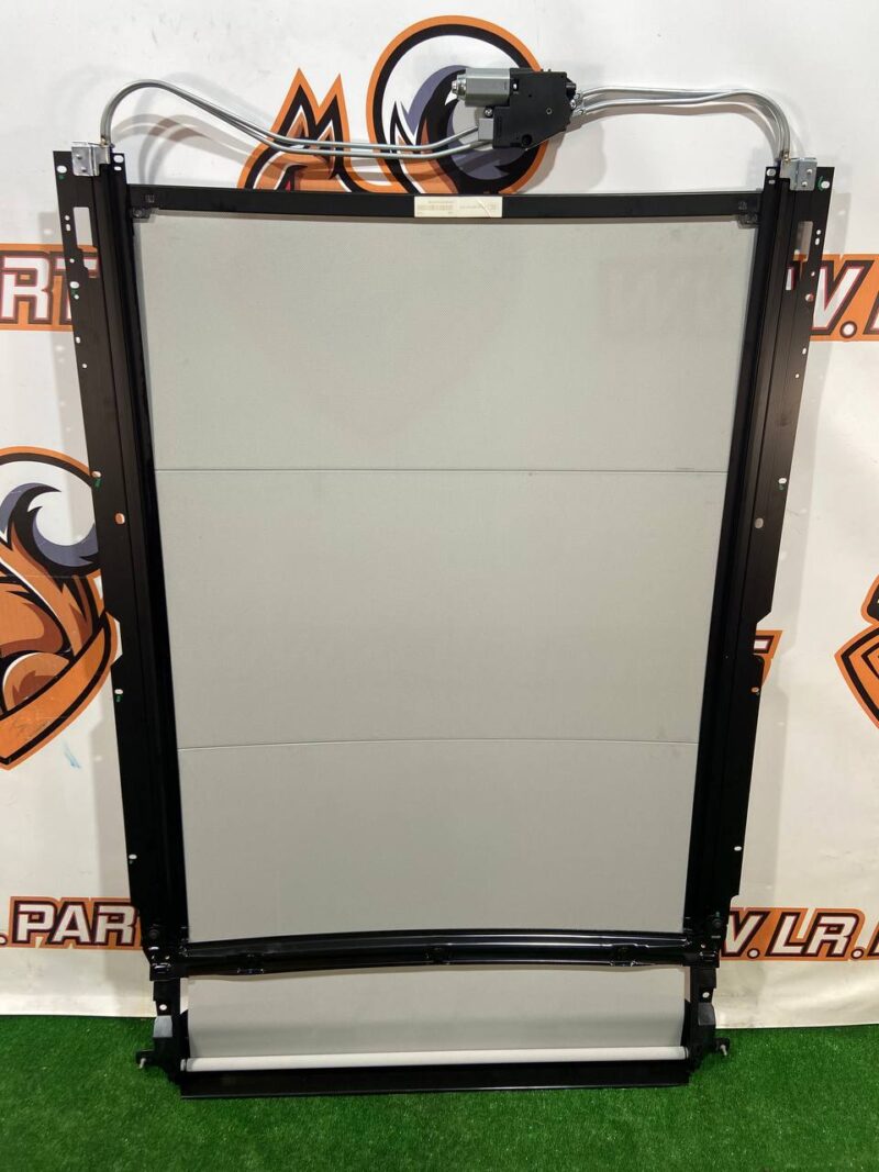 LR141763 Panoramic roof blind Range Rover L405 (2013-2021) Used cost 300 € in stock 2 pcs.