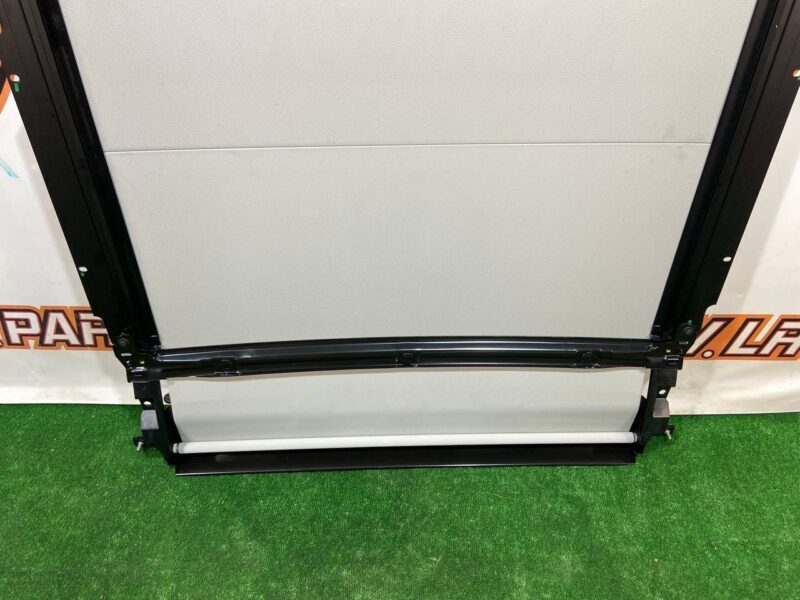 LR141763 Panoramic roof blind Range Rover L405 (2013-2021) Used cost 300 € in stock 2 pcs.
