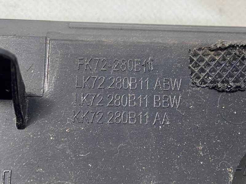 LR142550 Wing molding left Land Rover Discovery Sport L550 (2015-) used cost 45 € in stock 1 pcs.