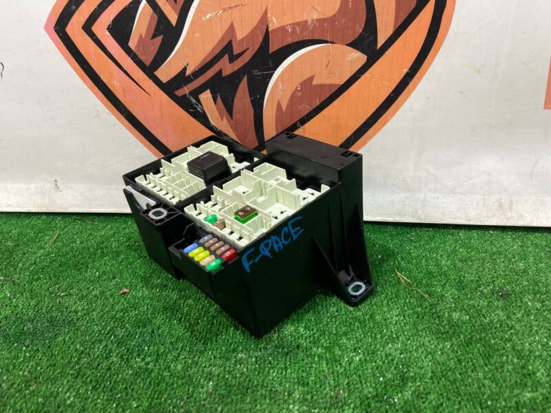 T2H23830 Fuse box Jaguar I-Pace (2018-) Used cost 80 € in stock 1 pcs.