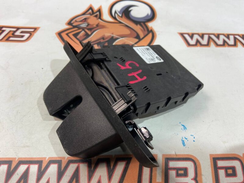 T2H47868 Used JAGUAR I-PACE rear lock cost 46,5 € in stock 1 pcs.