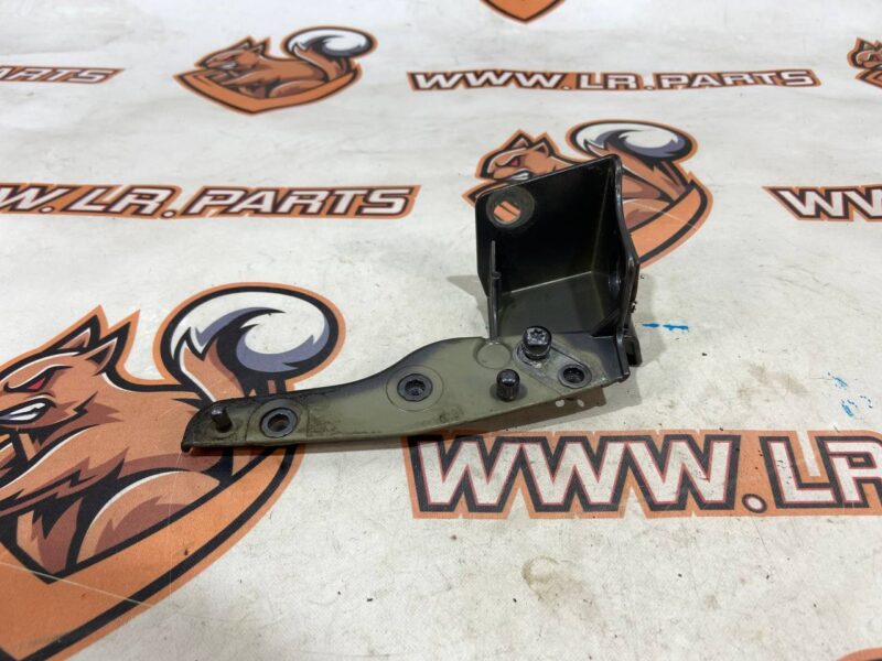 T4A15484 Wing bracket left Jaguar F-Pace X761 (2017-) USED cost 35 € in stock 1 pcs.