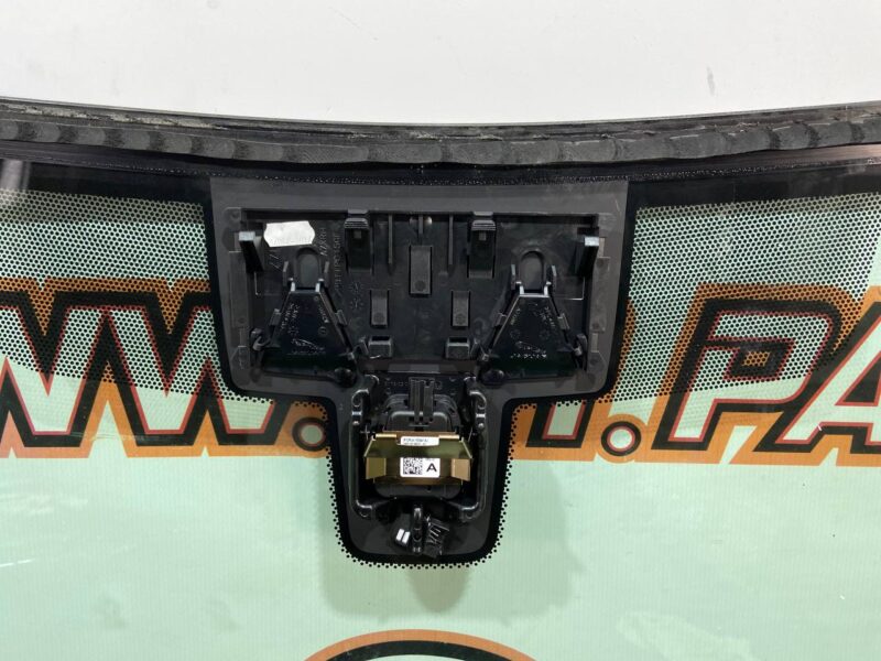 T4A33033 Windshield athermal, heated Jaguar F-Pace X761 (2017-) Used - Image 17