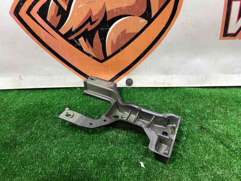 T4A41266 Front bumper reinforcement bracket right Jaguar F-Pace X761 (2017-) Used - Image 15