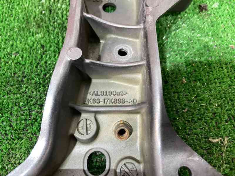 T4A41266 Front bumper reinforcement bracket right Jaguar F-Pace X761 (2017-) Used - Image 16