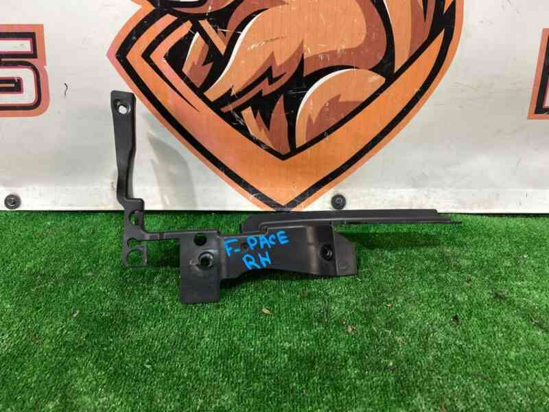 T4A4289 Deflector shield right upper Jaguar F-Pace X761 (2017-) Used cost 38 € in stock 1 pcs.