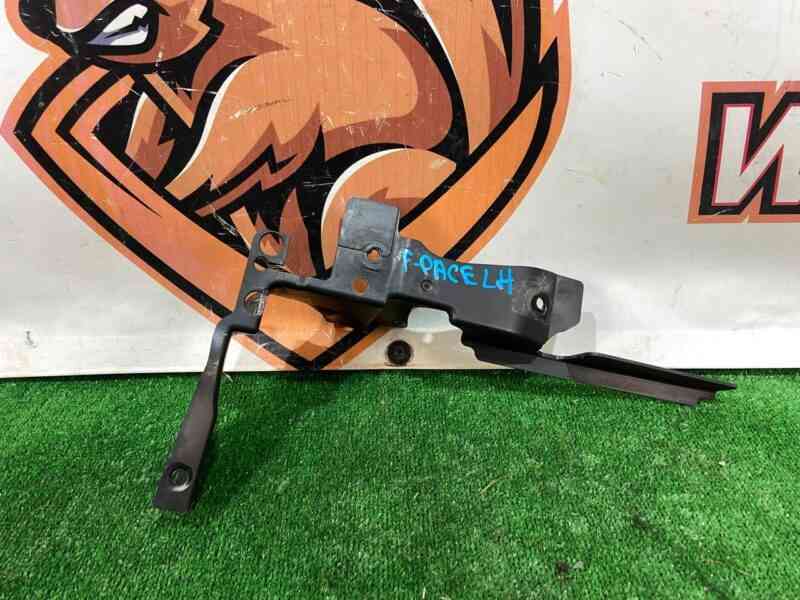 T4A4290 Left upper wind deflector shield Jaguar F-Pace X761 (2017-) Used cost 35 € in stock 1 pcs.