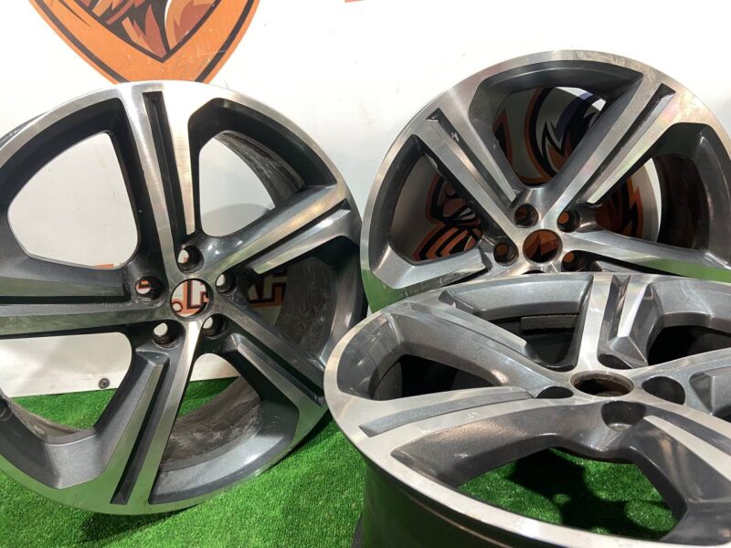 T4A4437 Wheel drive 8,5*20/5*108/45 CB 63.3 JAGUAR F-PACE Used cost 250 € in stock 4 pcs.