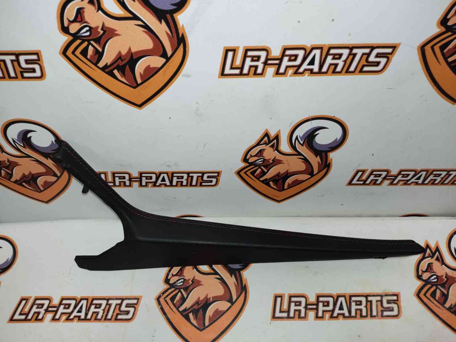 T4A5862QKW Right console trim for Jaguar F-Pace X761 (2017-) Used cost 100 € in stock 1 pcs.