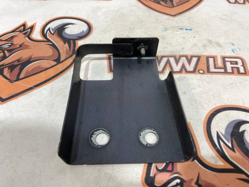 T4A6045 Wing bracket to the spar middle right JAGUAR F-PACE Used - Image 12