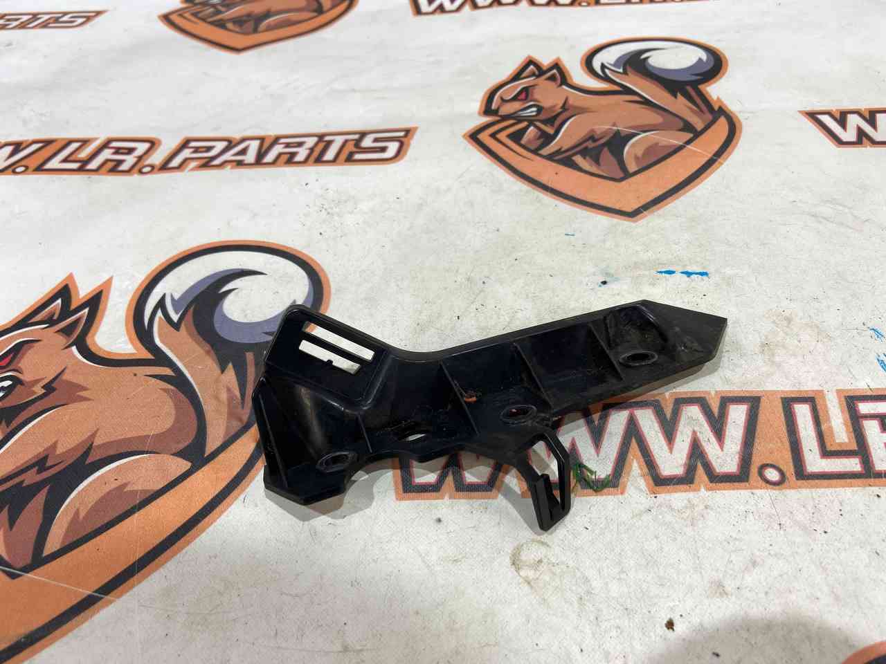 T4A6236 Left front bumper mounting bracket Jaguar F-Pace X761 (2017-) Used - Image 14