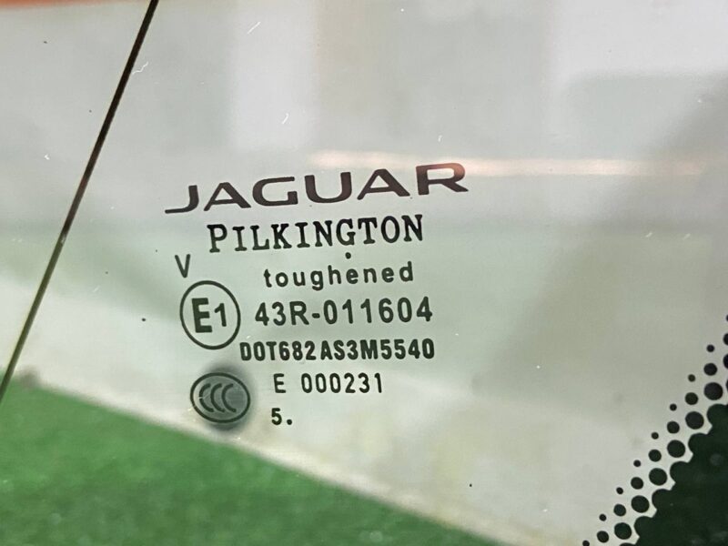 T4A9565 Left rear body glass Jaguar F-Pace X761 (2017-) USED cost 160 € in stock 2 pcs.