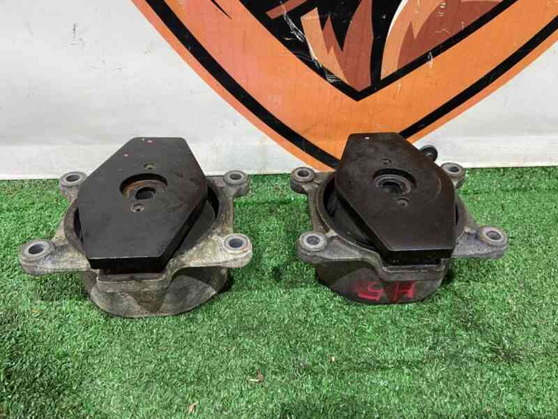 T4K10104 Jaguar I-Pace Electric Motor Support (2018-) Used cost 60 € in stock 5 pcs.