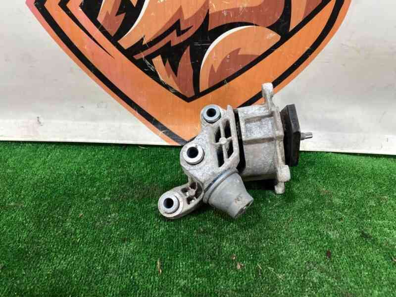 T4K10104 Jaguar I-Pace Electric Motor Support (2018-) Used cost 60 € in stock 5 pcs.