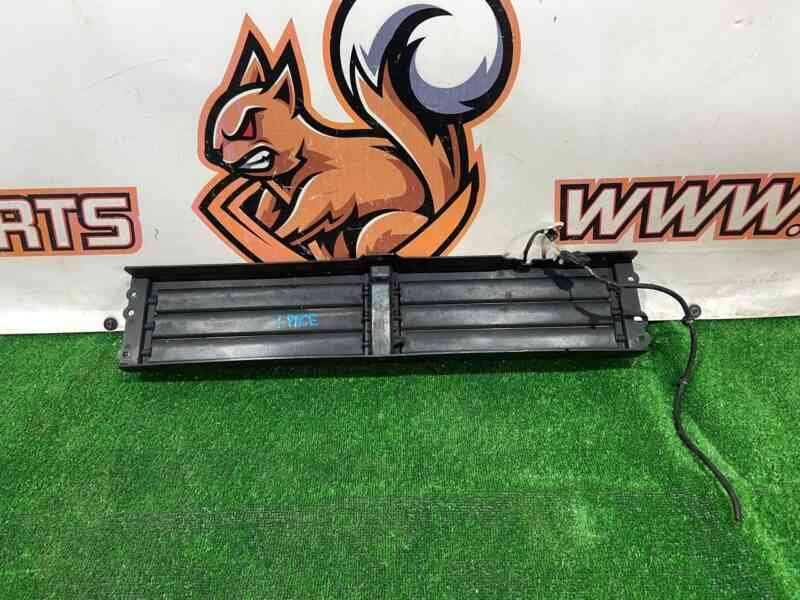 T4K1060 Lower blinds flap Jaguar I-Pace X590 (2018-) Used cost 320 € in stock 2 pcs.