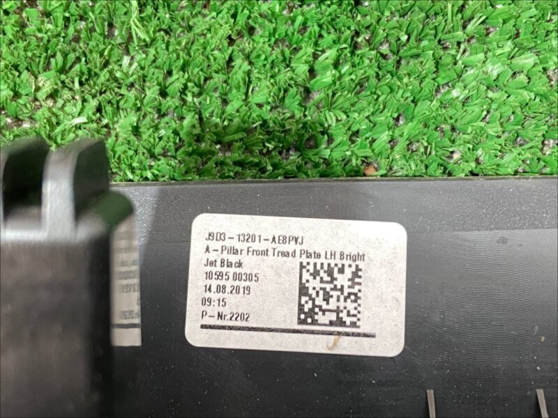 T4K1084PVJ Front Left Door Sill Jaguar I-Pace X590 (2018-) used cost 42 € in stock 3 pcs.