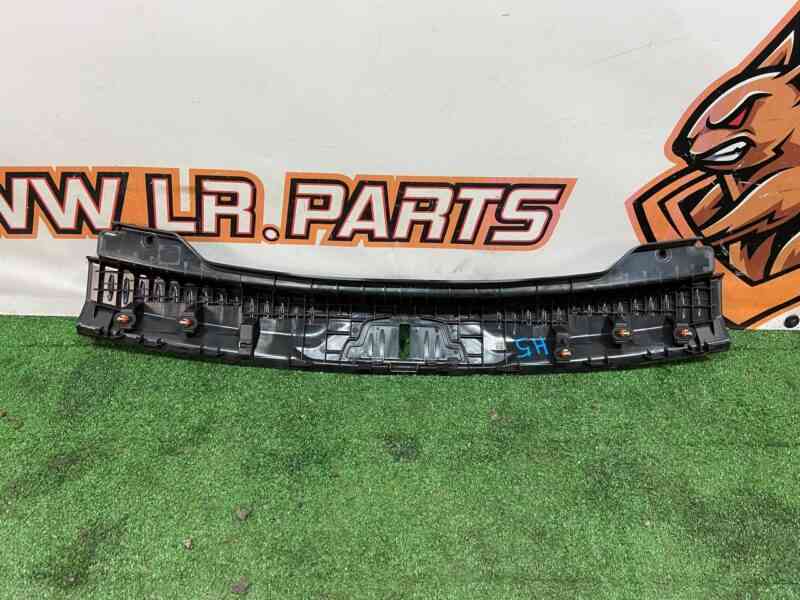 T4K1235PVJ Rear trunk panel trim Jaguar I-Pace (2018-) Used cost 100 € in stock 4 pcs.