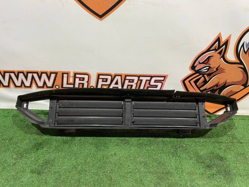 T4K1468 Lower deflector Jaguar I-Pace X590 (2018-) used cost 80 € in stock 2 pcs.