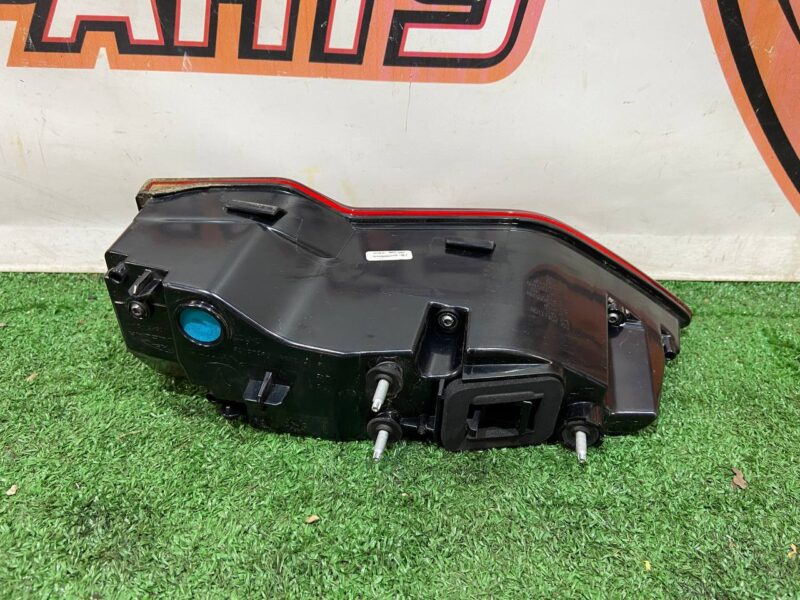 T4K16650 Left tailgate light Jaguar I-Pace (2018-) Used cost 200 € in stock 2 pcs.