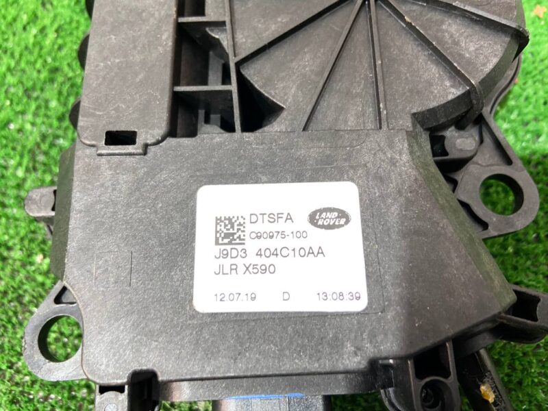 T4K1771 Trunk lid closer Jaguar I-Pace X590 (2018-) Used cost 90 € in stock 2 pcs.