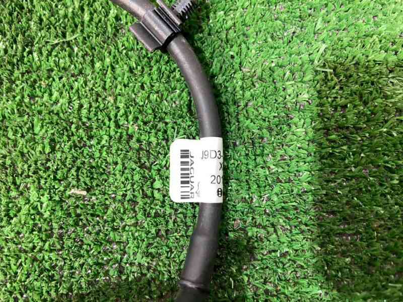 T4K4109 Front left wiper Jaguar I-Pace X590 (2018-) used cost 60 € in stock 1 pcs.