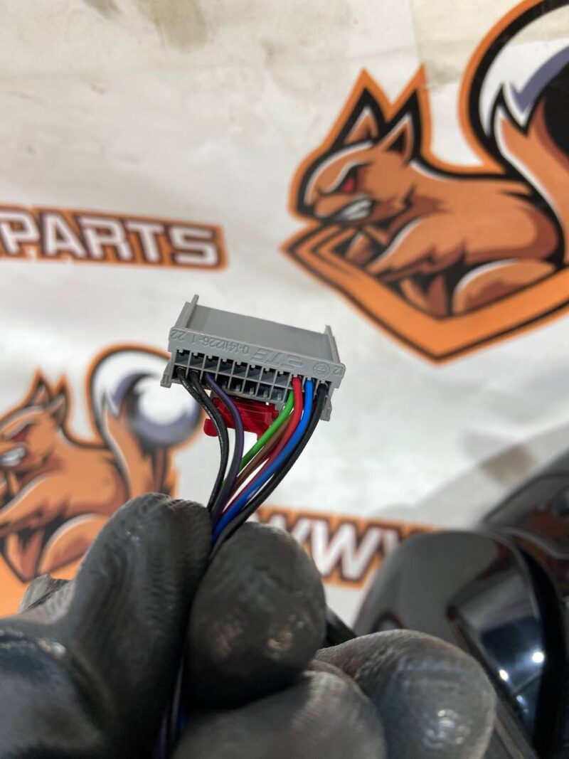 T4K4174 Left outer mirror 9 pin Jaguar I-Pace (2018-) Used cost 500 € in stock 1 pcs.