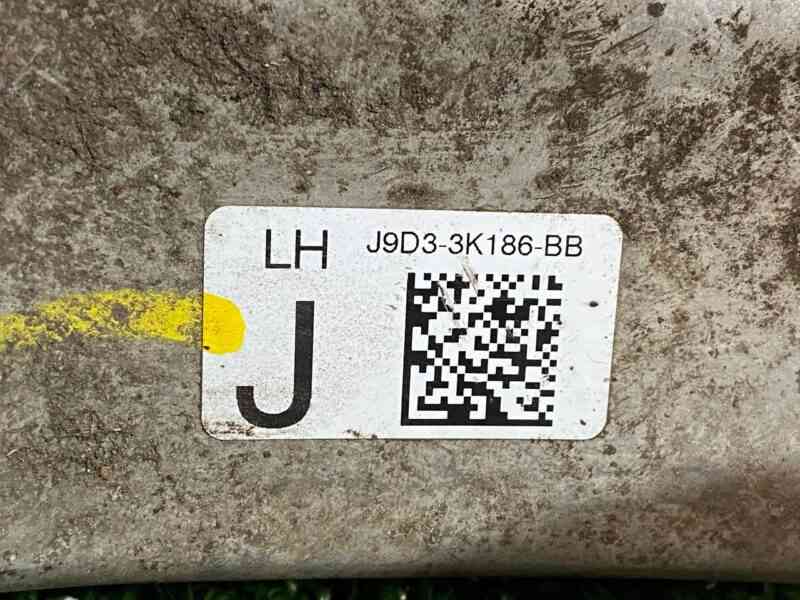 T4K4736 Steering knuckle (trunnion) front left Jaguar I-Pace X590 (2018-) USED cost 380 € in stock 8 pcs.