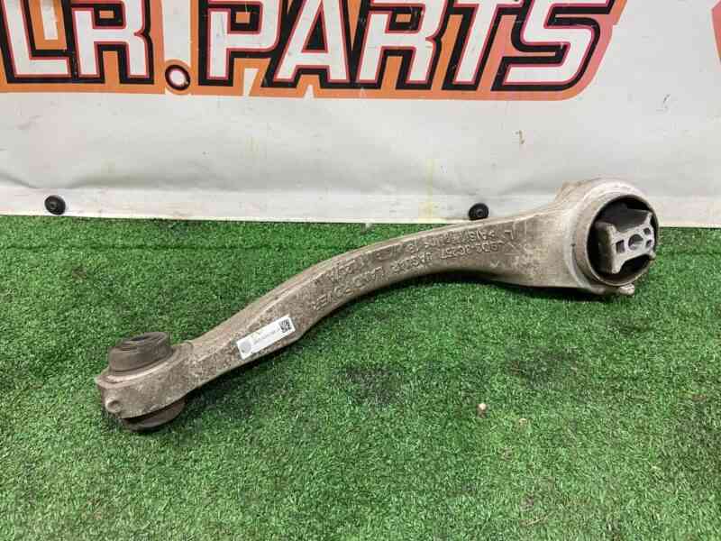 T4K5805 Front lower left control arm Jaguar I-Pace (2018-) Used cost 150 € in stock 7 pcs.