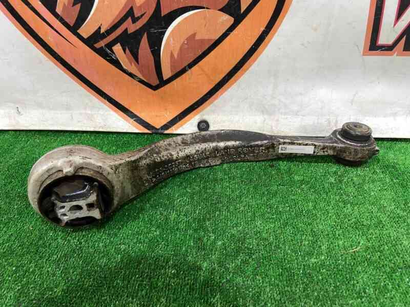 T4K5805 Front lower left control arm Jaguar I-Pace (2018-) Used cost 150 € in stock 7 pcs.