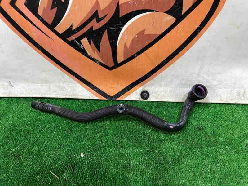 T4K5948 Cooling system pipe Jaguar I-Pace X590 (2018-) Used cost 25 € in stock 3 pcs.