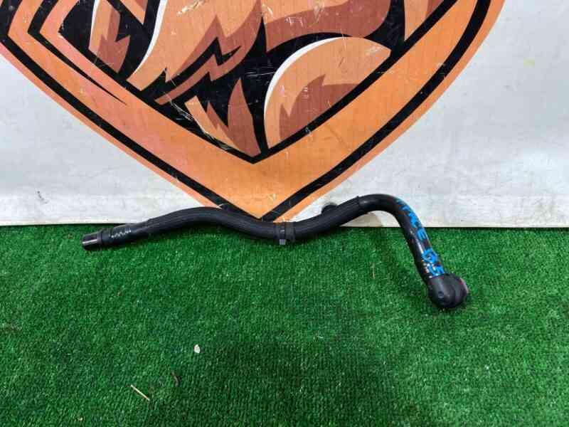 T4K5948 Cooling system pipe Jaguar I-Pace X590 (2018-) Used cost 25 € in stock 3 pcs.