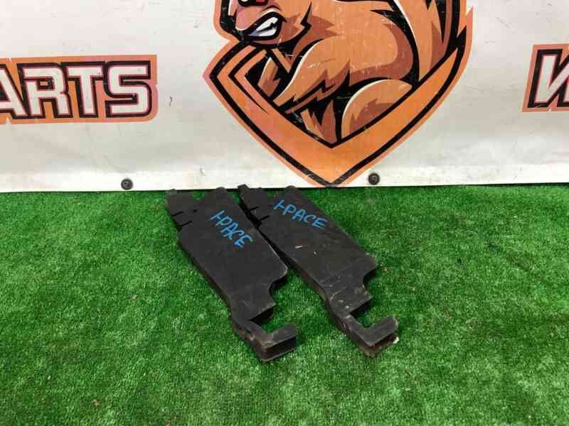 T4K7986 Hood hinge insulator Jaguar I-Pace X590 (2018-) used cost 14 € in stock 2 pcs.