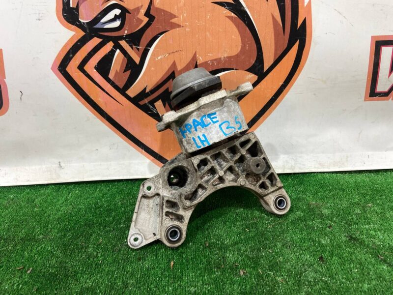 T4K8346 Left electric motor bracket Jaguar I-Pace (2018-) USED cost 80 € in stock 11 pcs.