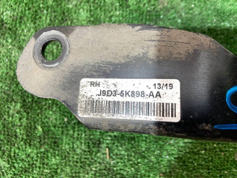 T4N22003 Rear right lower control arm Jaguar I-Pace (2018-) Used cost 100 € in stock 4 pcs.