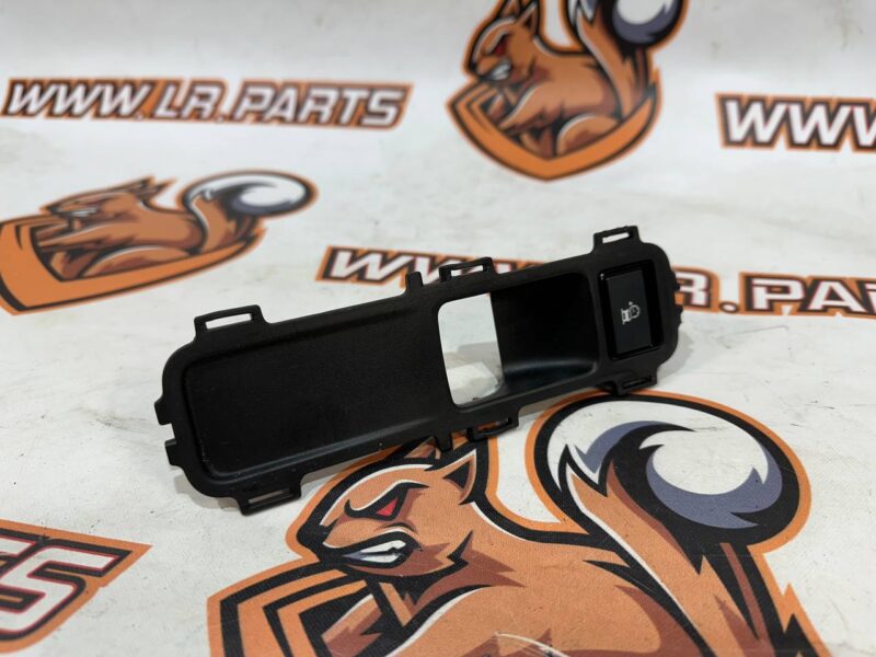 T4N4081 Used Jaguar F-Pace X761 (2017-) center console trim cost 19 € in stock 1 pcs.