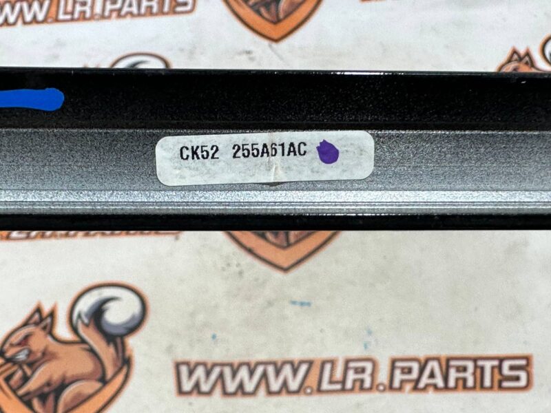 LR034046 Door molding rear left upper Range Rover L405 (2013-2021) Used cost 25 € in stock 1 pcs.