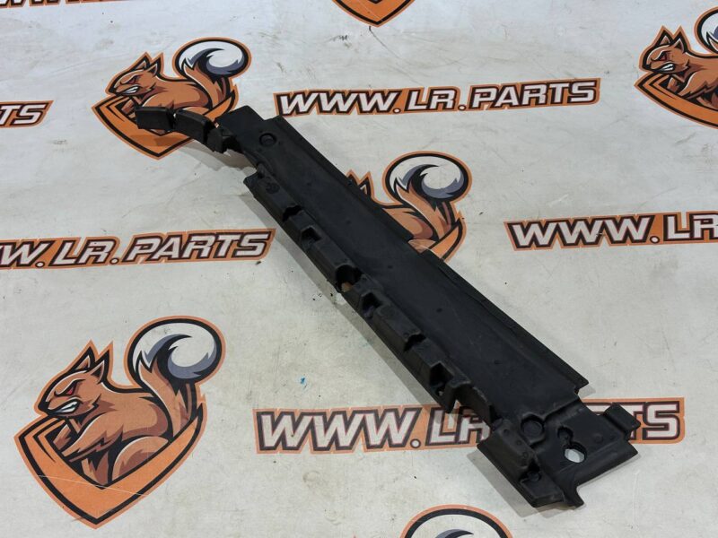 LR050930 Insulator for door modding rear left Range Rover L405 (2013-2021) used cost 18 € in stock 1 pcs.