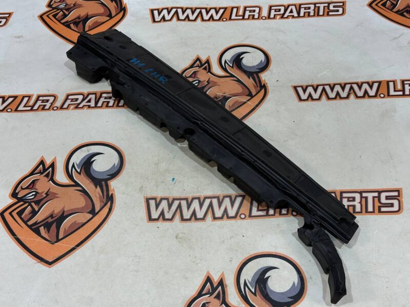 LR050930 Insulator for door modding rear left Range Rover L405 (2013-2021) used cost 18 € in stock 1 pcs.