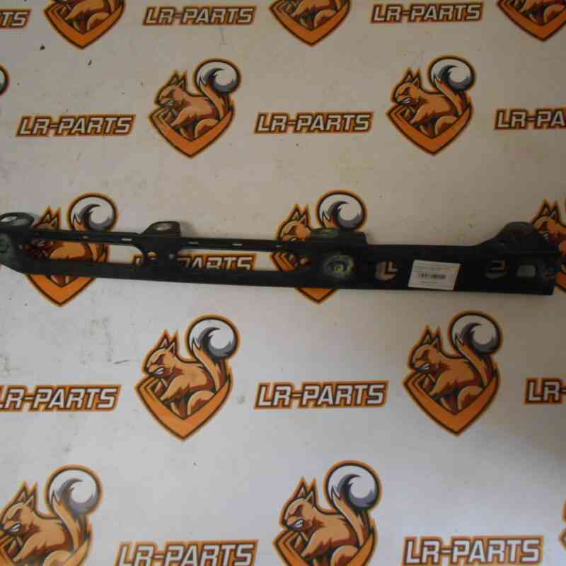 LR056963 Wing Mounting bracket upper left RANGE ROVER (L405) 2013- Used cost 30 € in stock 2 pcs.
