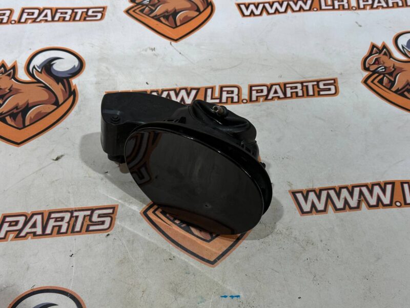 LR058473 Fuel filler flap assembly Land Rover Discovery Sport L550 (2015-) Used cost 50 € in stock 5 pcs.