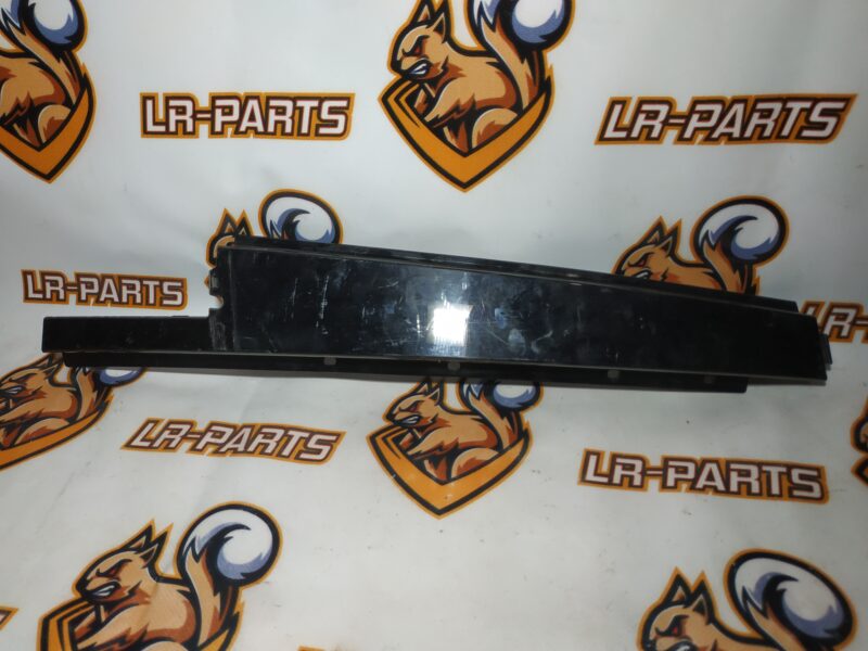 LR058490 Door molding rear left Land Rover Discovery Sport L550 (2015-) Used cost 40 € in stock 2 pcs.